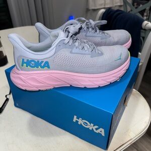 Hoka Arahi 7